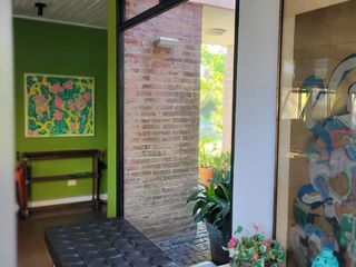 Foto 19 de Newman II, casa venta, moderna, restaurada a nuevo, 8 amb con pileta