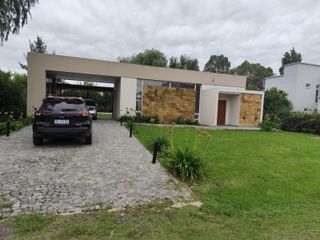Foto 1 de Casa en barrio La Candida