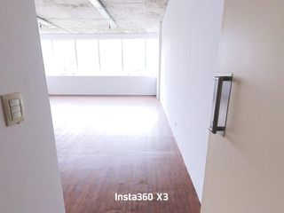 Foto 2 de Oficina en  Alquiler  en edificio Vientos del Delta, Nordelta