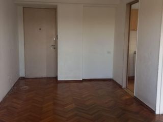 Foto 1 de Departamento en Urquiza R