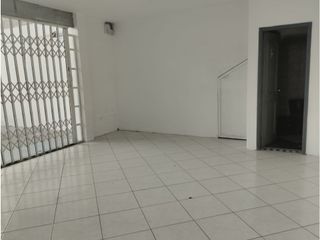 Foto 18 de La Pradera, Local Comercial, 300m2, 3 Ambientes