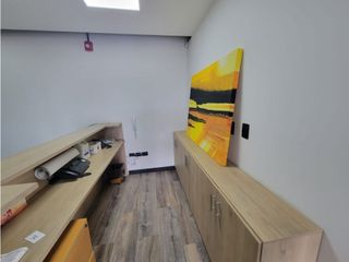 Foto 24 de Oficina en venta en Mazuren,