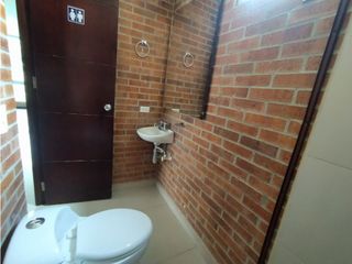 Foto 9 de Se arrienda oficina en Medellín