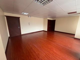 Foto 4 de RENTO BONITA OFICINA DE 45 MT2 EN EDIFICIO CORPORATIVO SECTOR 12 DE OCTUBRE