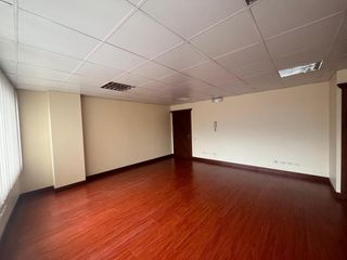 Foto 10 de RENTO BONITA OFICINA DE 45 MT2 EN EDIFICIO CORPORATIVO SECTOR 12 DE OCTUBRE