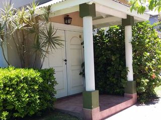 Foto 1 de Chalet en venta en Acacias Blancas