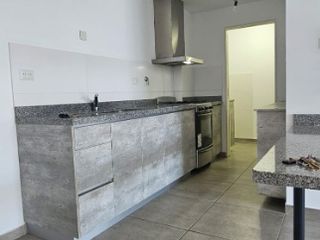 Foto 4 de Departamento en alquiler en Bernal Centro