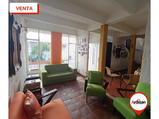 Foto 1 de CASA CENTRAL DE DOS PISOS EN CONJUNTO CERRADO