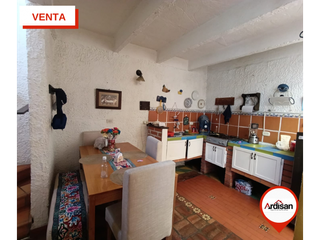 Foto 4 de CASA CENTRAL DE DOS PISOS EN CONJUNTO CERRADO