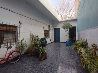 Foto 3 de Casa en  Venta en Pompeya c cochera patio y fondo