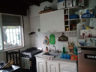 Foto 2 de Casa venta en bloque de tres departamentos