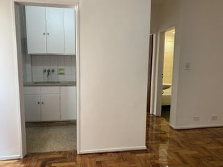 Foto 13 de Amplio departamento de 2 ambientes en edificio de categoría APTO PROFESIONAL