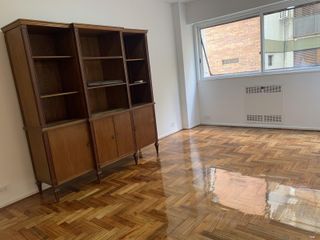 Foto 10 de Amplio departamento de 2 ambientes en edificio de categoría APTO PROFESIONAL