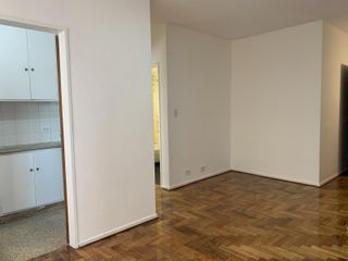 Foto 12 de Amplio departamento de 2 ambientes en edificio de categoría APTO PROFESIONAL
