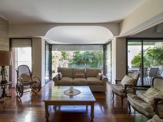 Foto 1 de Casa de 5 dormitorios en villa Urquiza