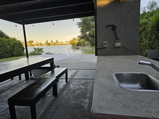 Foto 2 de Alquiler anual Santa Bárbara a la laguna, con pileta climatizada