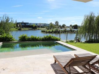 Foto 14 de Casa en venta - 3 Dormitorios 3 Baños - Cochera - 280Mts2 - Escobar