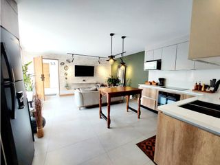 Foto 2 de MODERNA Y HERMOSA SUITE AMOBLADA EN RENTA EN SECTOR AV. SOLANO, CUENCA