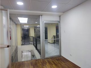 Foto 13 de República de El Salvado, Oficina en Renta, 78m2, 3 Ambientes