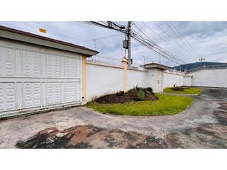 Foto 13 de El Triangulo, Casa Comercial en Renta, 662m2, 15 Ambientes