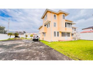 Foto 12 de El Triangulo, Casa Comercial en Renta, 662m2, 15 Ambientes