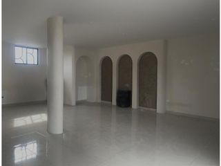 Foto 2 de Puembo, Local Comercial en Renta, 100m2, 2 Ambientes