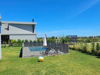 Foto 12 de Casa en Venta, 4 Dormitorios, en Barrio Golf, El Cantón, Escobar, G.B.A. Norte
