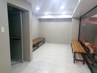Foto 24 de Amplio Departamento en renta semi amoblado de 3 habitaciones en Edificio, calle la Portugal, Quito