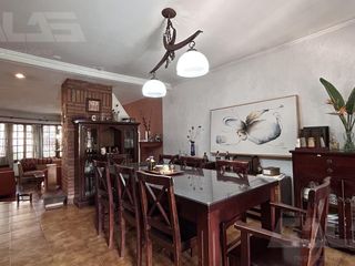 Foto 7 de Casa en Venta - 4 Dormitorios - Pileta - Quincho - Cochera en Ituzaingo Norte