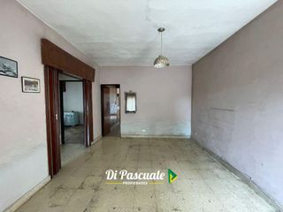 Foto 2 de Venta Apto Crédito Hipotecario PH 3 Ambientes con Patio y Garage - Paso Del Rey Norte