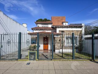 Foto 33 de Venta Casa 5 Ambientes con Parque y Pileta en La Plata