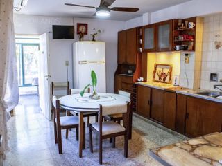 Foto 15 de Venta Casa 5 Ambientes con Parque y Pileta en La Plata