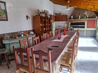 Foto 6 de Venta Casa 5 Ambientes con Parque y Pileta en La Plata