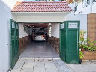 Foto 32 de Venta Casa 5 Ambientes con Parque y Pileta en La Plata