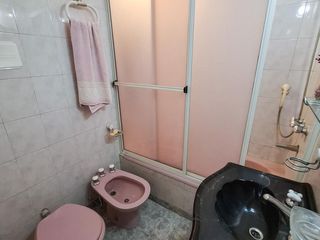 Foto 25 de Venta Casa 5 Ambientes con Parque y Pileta en La Plata