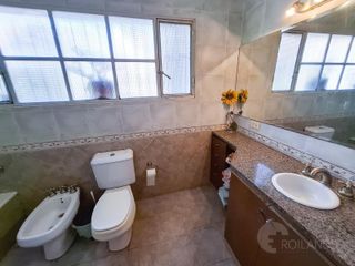 Foto 24 de Venta Casa 5 Ambientes con Parque y Pileta en La Plata