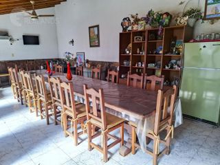 Foto 5 de Venta Casa 5 Ambientes con Parque y Pileta en La Plata