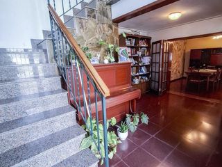 Foto 22 de Venta Casa 5 Ambientes con Parque y Pileta en La Plata