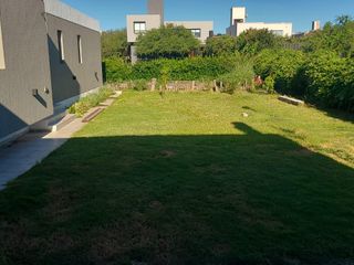 Foto 33 de Casa en Alquiler en Las Cañitas Barrio Privado . 3 dormitorios. Amoblada