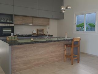 Foto 5 de Casa en Alquiler en Las Cañitas Barrio Privado . 3 dormitorios. Amoblada