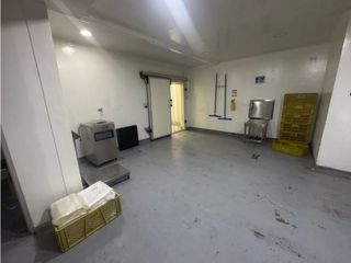 Foto 1 de SE ARRIENDA BODEGA LOCAL PLANTA DE PRODUCCIÓN PARA CRNICOS 2 CUARTOS