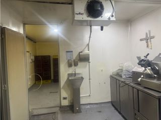 Foto 7 de SE ARRIENDA BODEGA LOCAL PLANTA DE PRODUCCIÓN PARA CRNICOS 2 CUARTOS