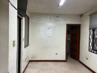 Foto 3 de LOCAL COMERCIAL EN RENTA HURTADO DE MENDOZA CUENCA
