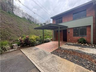 Foto 2 de Casa Unifamiliar en venta en Amazonia Bello