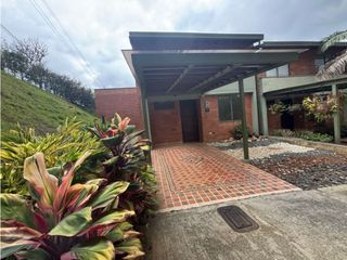 Foto 3 de Casa Unifamiliar en venta en Amazonia Bello