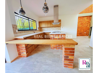 Foto 1 de ¡Casa Esquinera con Zona Verde Privada y Excelente Ubicación!