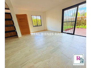 Foto 6 de ¡Casa Esquinera con Zona Verde Privada y Excelente Ubicación!
