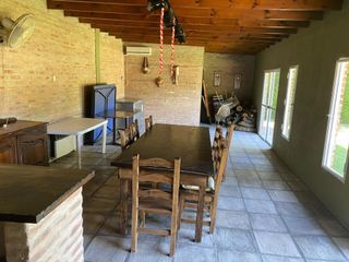 Foto 8 de CASA EN DON TORCUATO CON QUINCHO Y PILETA