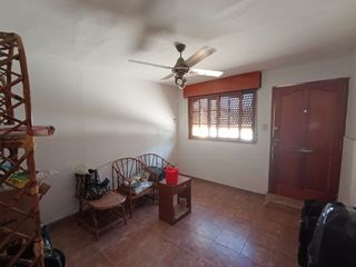 Foto 2 de VENTA CASA CON DEPARTAMENTO ANEXO TERMAS RIO HONDO
