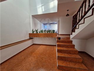Foto 1 de Casa de 180m2 en arriendo barrio Palermo